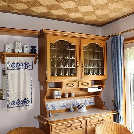 Haus Leevke Дом отдыха Pewsum